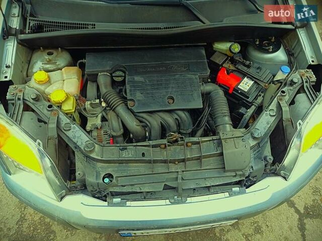 Форд Фьюжн, объемом двигателя 1.4 л и пробегом 242 тыс. км за 4600 $, фото 5 на Automoto.ua