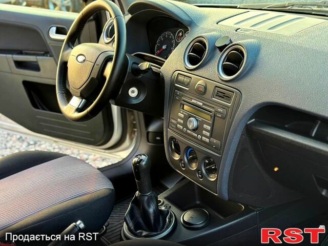 Форд Фьюжен, об'ємом двигуна 1.4 л та пробігом 129 тис. км за 5500 $, фото 6 на Automoto.ua