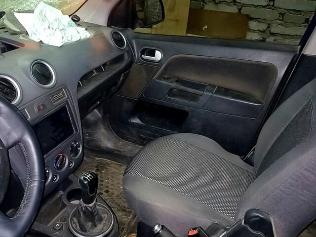 Форд Фьюжн, объемом двигателя 14 л и пробегом 0 тыс. км за 2000 $, фото 7 на Automoto.ua