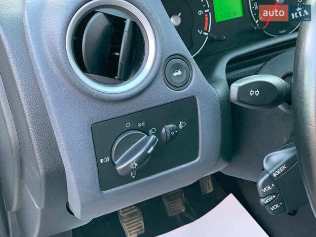 Форд Фьюжен, об'ємом двигуна 1.4 л та пробігом 125 тис. км за 4790 $, фото 13 на Automoto.ua