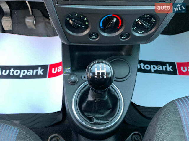 Форд Фьюжен, об'ємом двигуна 1.4 л та пробігом 125 тис. км за 4790 $, фото 23 на Automoto.ua