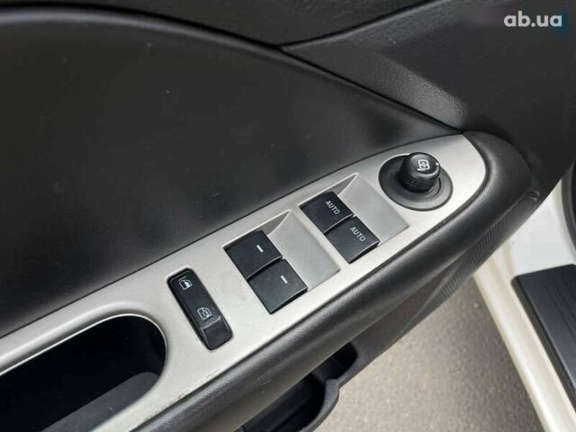 Форд Фьюжн, объемом двигателя 0 л и пробегом 227 тыс. км за 8299 $, фото 14 на Automoto.ua