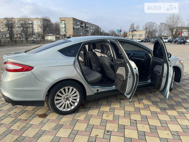 Форд Фьюжен, об'ємом двигуна 2 л та пробігом 200 тис. км за 10500 $, фото 2 на Automoto.ua