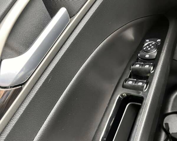 Форд Фьюжн, объемом двигателя 0 л и пробегом 148 тыс. км за 11600 $, фото 17 на Automoto.ua