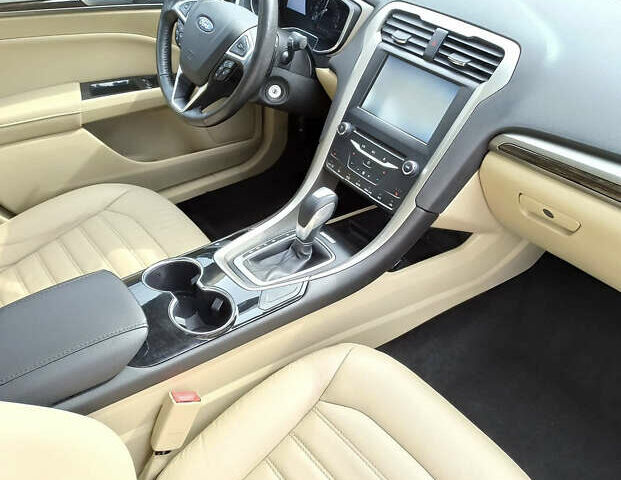 Форд Фьюжн, объемом двигателя 2 л и пробегом 205 тыс. км за 9650 $, фото 7 на Automoto.ua