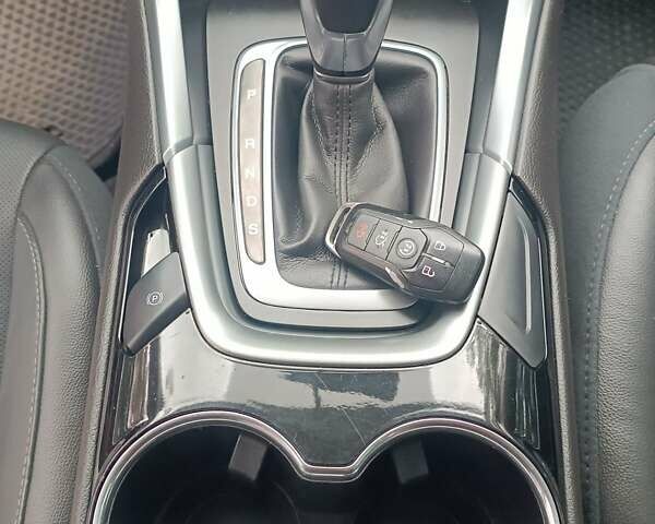 Форд Фьюжен, об'ємом двигуна 2 л та пробігом 227 тис. км за 10300 $, фото 52 на Automoto.ua