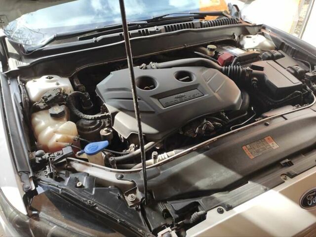 Форд Фьюжен, об'ємом двигуна 2 л та пробігом 140 тис. км за 13600 $, фото 11 на Automoto.ua