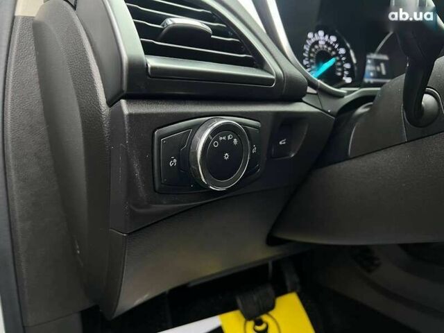 Форд Фьюжн, объемом двигателя 2.5 л и пробегом 151 тыс. км за 11200 $, фото 17 на Automoto.ua
