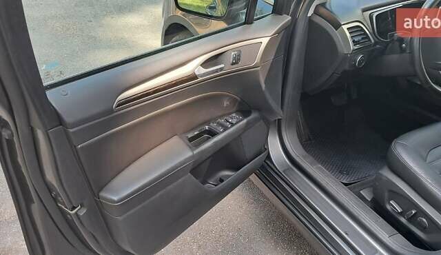 Форд Фьюжн, объемом двигателя 2 л и пробегом 85 тыс. км за 12300 $, фото 14 на Automoto.ua