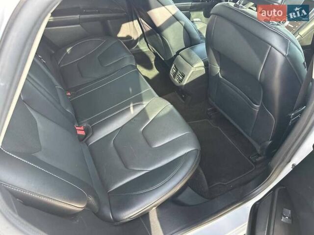 Форд Фьюжн, объемом двигателя 2 л и пробегом 105 тыс. км за 13500 $, фото 19 на Automoto.ua