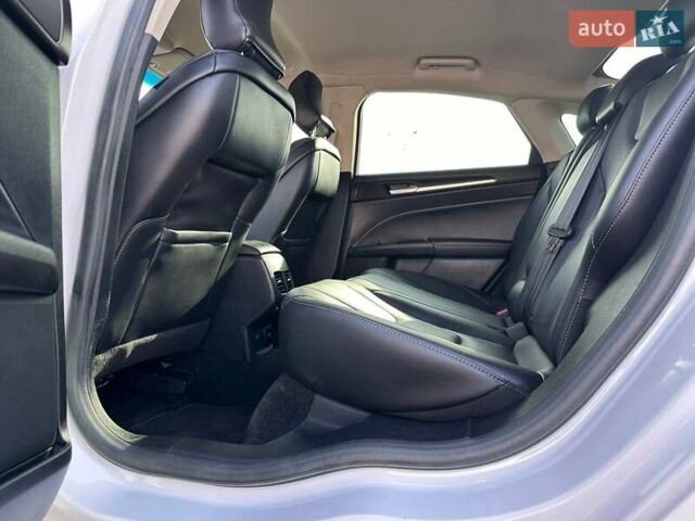 Форд Фьюжн, объемом двигателя 2 л и пробегом 105 тыс. км за 13500 $, фото 20 на Automoto.ua