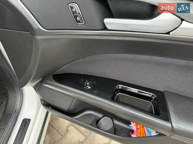 Форд Фьюжен, об'ємом двигуна 2.5 л та пробігом 250 тис. км за 8650 $, фото 21 на Automoto.ua