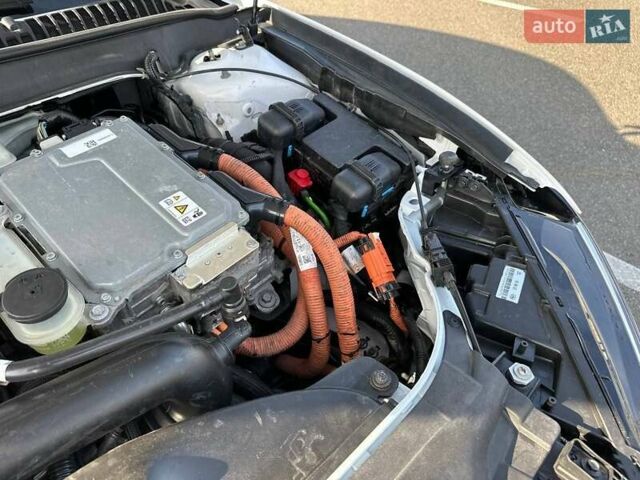 Форд Фьюжн, объемом двигателя 2 л и пробегом 105 тыс. км за 13500 $, фото 10 на Automoto.ua