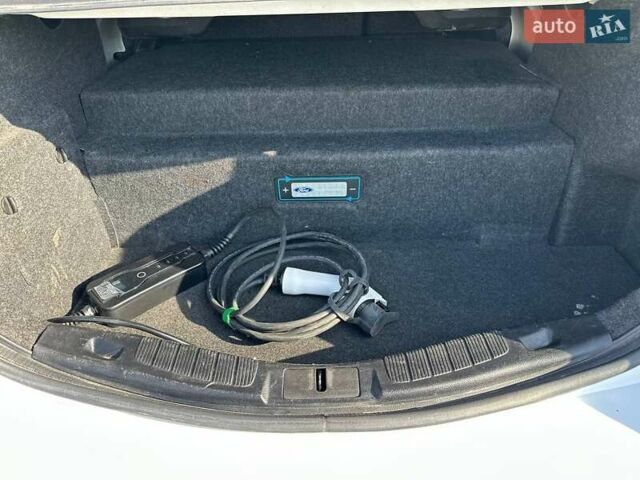 Форд Фьюжн, объемом двигателя 2 л и пробегом 105 тыс. км за 13500 $, фото 27 на Automoto.ua