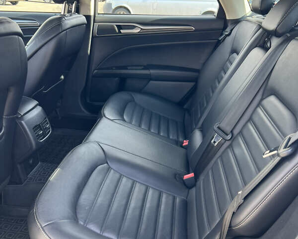 Форд Фьюжен, об'ємом двигуна 2 л та пробігом 91 тис. км за 14000 $, фото 10 на Automoto.ua
