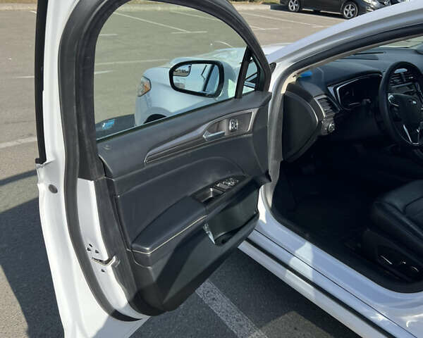 Форд Фьюжен, об'ємом двигуна 2 л та пробігом 91 тис. км за 14000 $, фото 8 на Automoto.ua