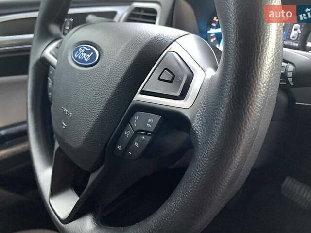 Форд Фьюжен, об'ємом двигуна 2 л та пробігом 45 тис. км за 12700 $, фото 29 на Automoto.ua
