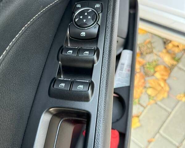 Форд Фьюжн, объемом двигателя 2 л и пробегом 65 тыс. км за 22800 $, фото 24 на Automoto.ua
