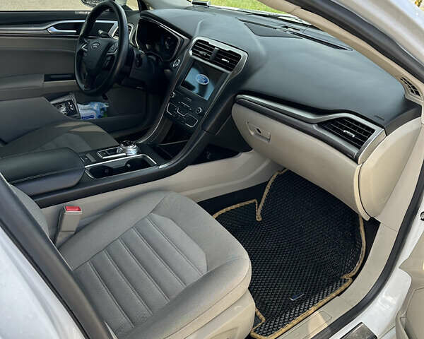 Форд Фьюжен, об'ємом двигуна 2 л та пробігом 111 тис. км за 16700 $, фото 10 на Automoto.ua