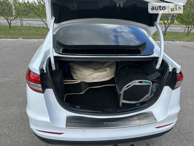 Форд Фьюжен, об'ємом двигуна 2 л та пробігом 111 тис. км за 16700 $, фото 5 на Automoto.ua