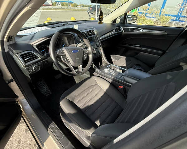 Форд Фьюжн 2016 в Полтаве на Automoto.ua Желтый Форд Фьюжн, объемом двигателя 2.49 л и пробегом 135 тыс. км за 11300 $, фото 6 на Automoto.ua