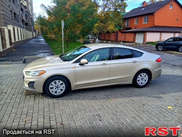 Желтый Форд Фьюжн, объемом двигателя 2.5 л и пробегом 178 тыс. км за 12200 $, фото 1 на Automoto.ua