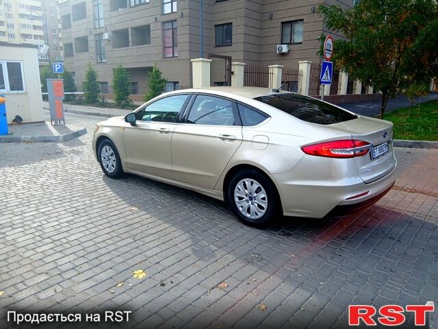 Желтый Форд Фьюжн, объемом двигателя 2.5 л и пробегом 178 тыс. км за 12200 $, фото 2 на Automoto.ua