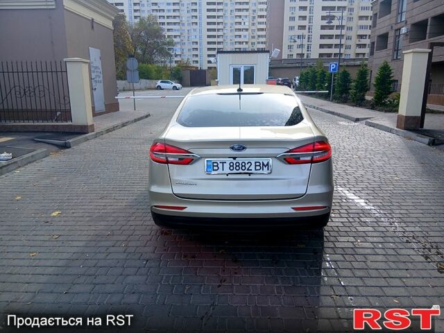 Желтый Форд Фьюжн, объемом двигателя 2.5 л и пробегом 178 тыс. км за 12200 $, фото 3 на Automoto.ua