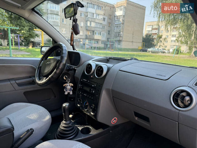 Серый Форд Фьюжн, объемом двигателя 1.6 л и пробегом 224 тыс. км за 3800 $, фото 9 на Automoto.ua