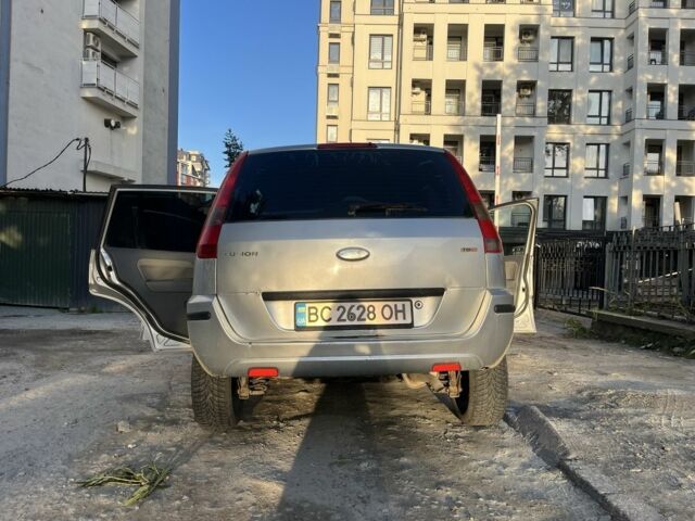 Сірий Форд Фьюжен, об'ємом двигуна 1.4 л та пробігом 340 тис. км за 2800 $, фото 5 на Automoto.ua