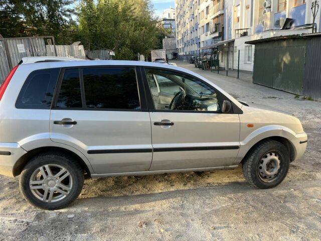 Сірий Форд Фьюжен, об'ємом двигуна 1.4 л та пробігом 340 тис. км за 2800 $, фото 3 на Automoto.ua