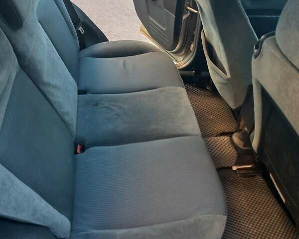 Сірий Форд Фьюжен, об'ємом двигуна 1.6 л та пробігом 251 тис. км за 5300 $, фото 22 на Automoto.ua