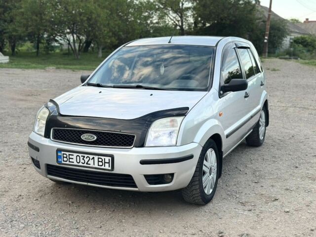 Серый Форд Фьюжн, объемом двигателя 1.6 л и пробегом 190 тыс. км за 4000 $, фото 11 на Automoto.ua