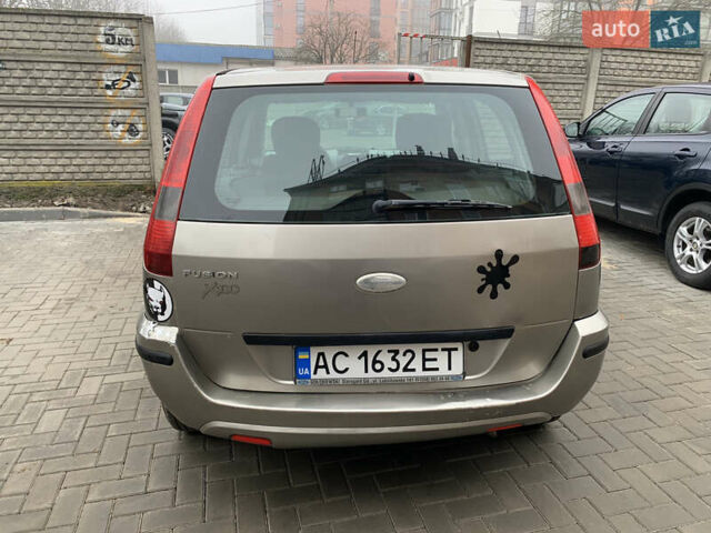Серый Форд Фьюжн, объемом двигателя 1.39 л и пробегом 300 тыс. км за 2850 $, фото 4 на Automoto.ua