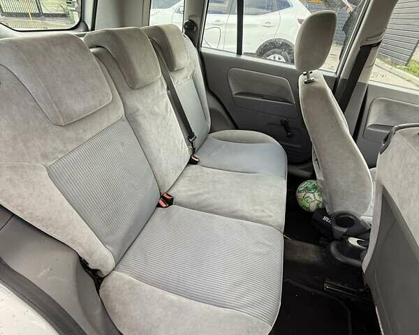 Серый Форд Фьюжн, объемом двигателя 1.4 л и пробегом 440 тыс. км за 3800 $, фото 5 на Automoto.ua