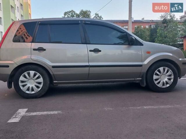 Сірий Форд Фьюжен, об'ємом двигуна 1.6 л та пробігом 251 тис. км за 5700 $, фото 5 на Automoto.ua