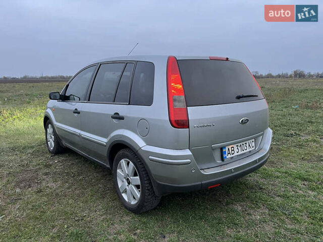 Серый Форд Фьюжн, объемом двигателя 1.6 л и пробегом 270 тыс. км за 4100 $, фото 5 на Automoto.ua