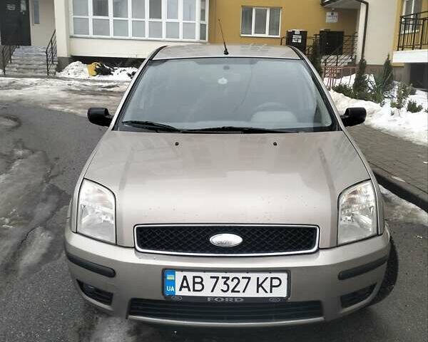 Сірий Форд Фьюжен, об'ємом двигуна 1.6 л та пробігом 318 тис. км за 3800 $, фото 25 на Automoto.ua