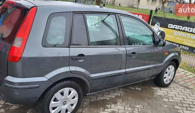 Серый Форд Фьюжн, объемом двигателя 1.6 л и пробегом 220 тыс. км за 3500 $, фото 1 на Automoto.ua