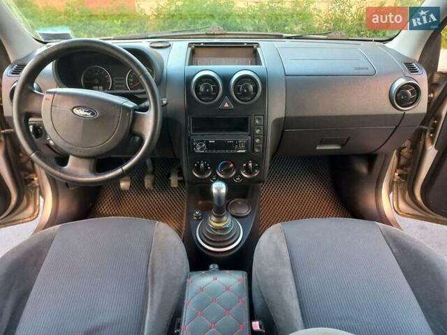 Сірий Форд Фьюжен, об'ємом двигуна 1.6 л та пробігом 251 тис. км за 5300 $, фото 19 на Automoto.ua