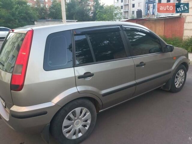 Сірий Форд Фьюжен, об'ємом двигуна 1.6 л та пробігом 251 тис. км за 5700 $, фото 2 на Automoto.ua