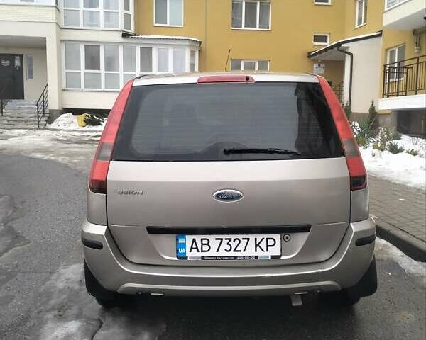 Сірий Форд Фьюжен, об'ємом двигуна 1.6 л та пробігом 318 тис. км за 3800 $, фото 10 на Automoto.ua