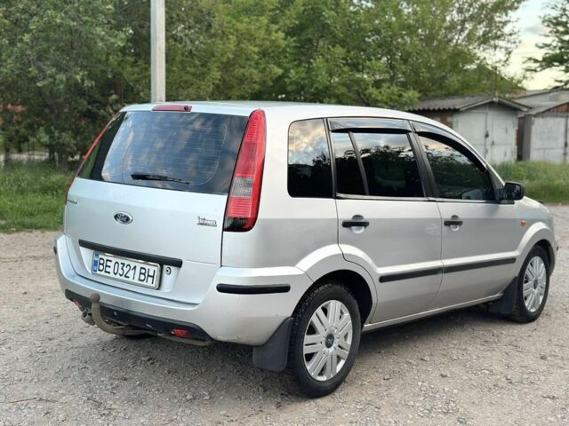 Серый Форд Фьюжн, объемом двигателя 1.6 л и пробегом 190 тыс. км за 4000 $, фото 6 на Automoto.ua