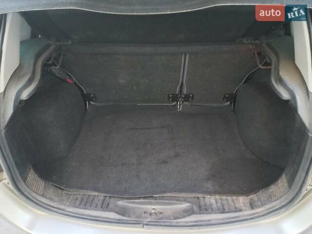 Сірий Форд Фьюжен, об'ємом двигуна 1.6 л та пробігом 251 тис. км за 5300 $, фото 21 на Automoto.ua