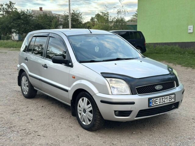 Серый Форд Фьюжн, объемом двигателя 1.6 л и пробегом 190 тыс. км за 4000 $, фото 10 на Automoto.ua