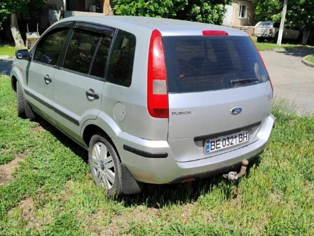 Серый Форд Фьюжн, объемом двигателя 1.6 л и пробегом 190 тыс. км за 4000 $, фото 1 на Automoto.ua