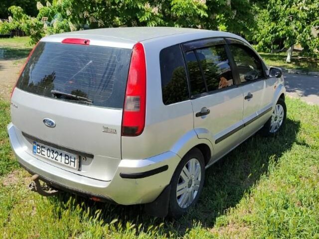 Серый Форд Фьюжн, объемом двигателя 1.6 л и пробегом 190 тыс. км за 4000 $, фото 3 на Automoto.ua