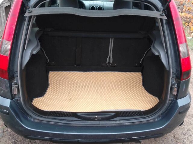 Серый Форд Фьюжн, объемом двигателя 1.4 л и пробегом 241 тыс. км за 3500 $, фото 6 на Automoto.ua