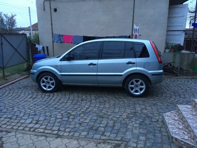 Серый Форд Фьюжн, объемом двигателя 1.4 л и пробегом 3 тыс. км за 3000 $, фото 2 на Automoto.ua