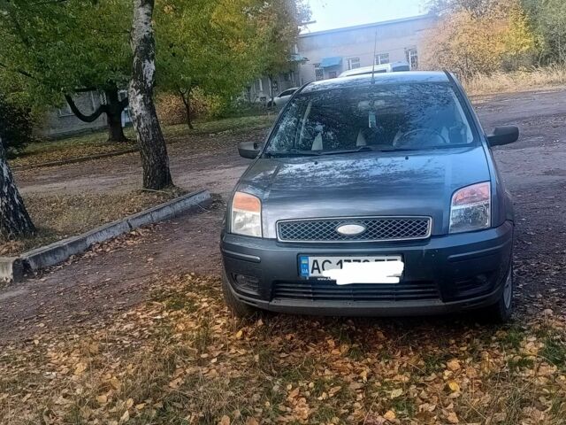 Серый Форд Фьюжн, объемом двигателя 1.4 л и пробегом 247 тыс. км за 4800 $, фото 1 на Automoto.ua